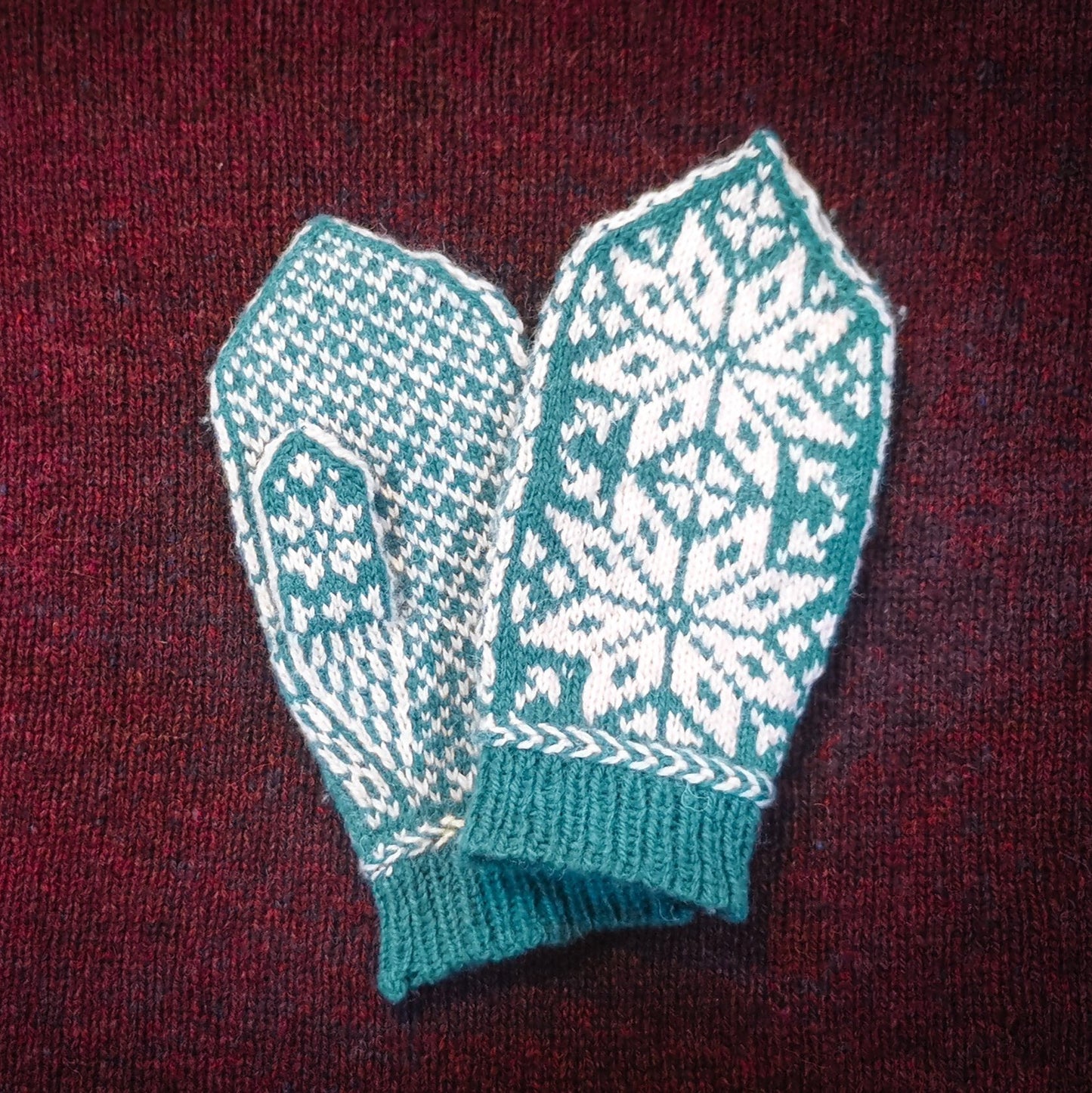 Arctic Star Mittens Pattern
