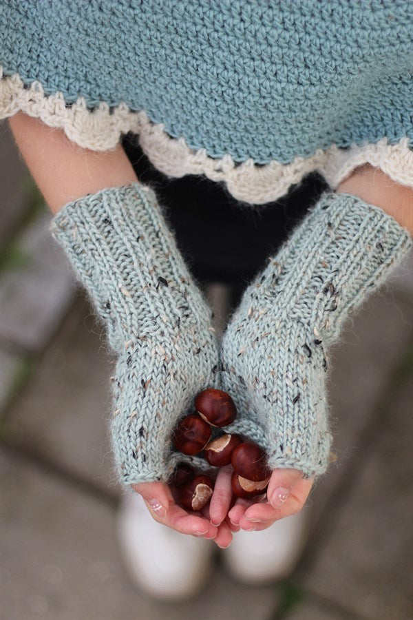 CaMaRose Chestnut Mitts Pattern