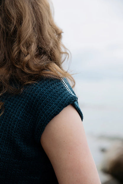 Soothing Stitches: Knits for a Quiet Mind by Pauliina Kuunsola