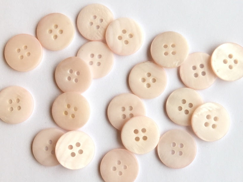 River Shell Button 15mm